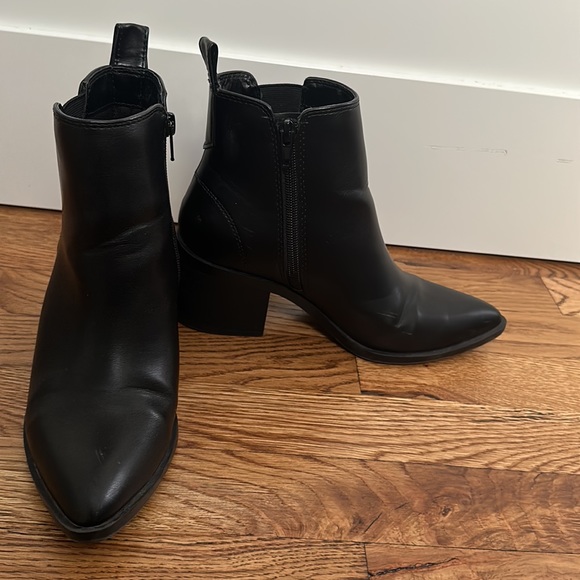 She&in black size 6 pointy toe boots - Picture 2 of 6
